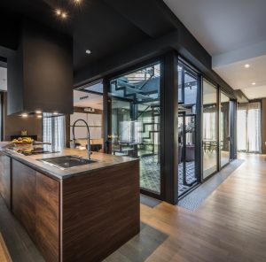 Escalier et garde-corps en métal pour résidentiel