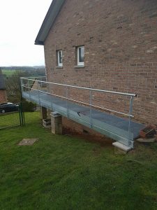 Balcon, rampe et garde-corps en métal